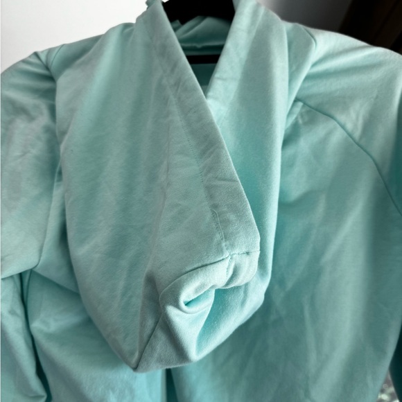 Gymshark cropped hoodie - Picture 2 of 3